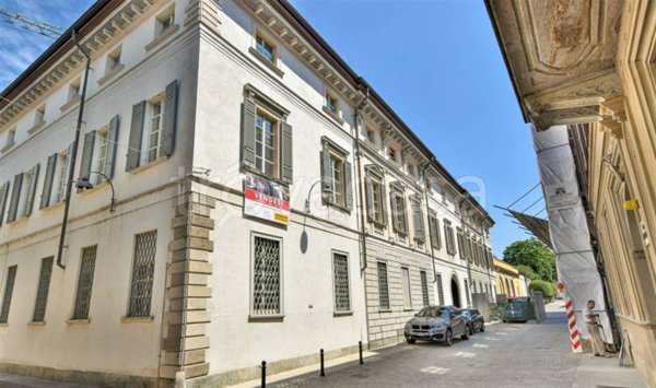 appartamento in vendita a Como in zona Piazza Volta