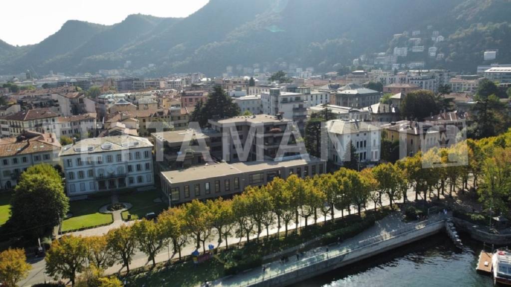 negozio in vendita a Como in zona Como Centro