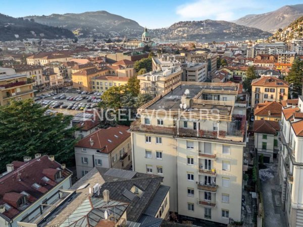 appartamento in vendita a Como in zona Valduce