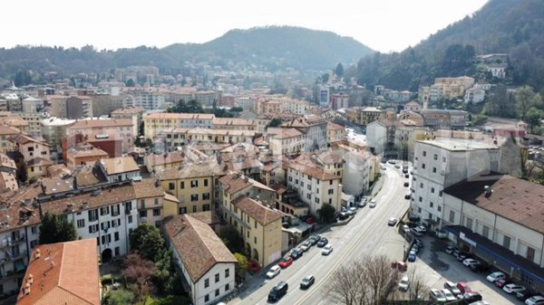 intera palazzina in vendita a Como in zona Borghi