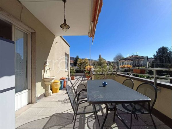 appartamento in vendita a Como in zona Lora