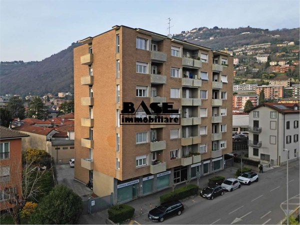 appartamento in vendita a Como in zona Borghi