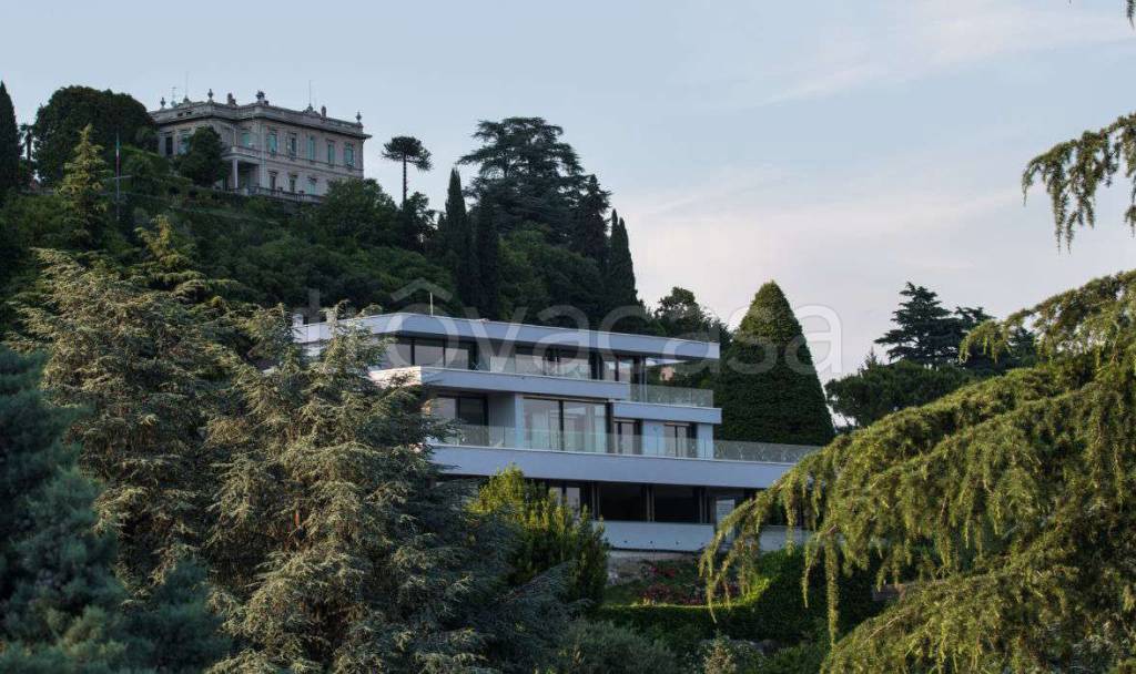 casa indipendente in vendita a Como in zona Como Centro