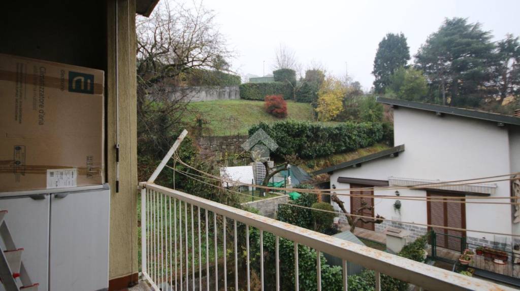 appartamento in vendita a Como in zona Ponte Chiasso