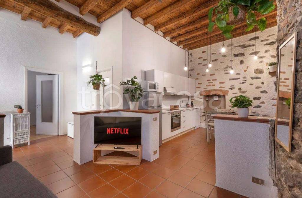 appartamento in vendita a Como in zona Borghi