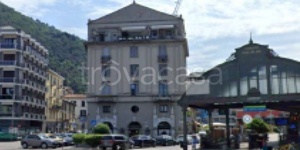 negozio in vendita a Como