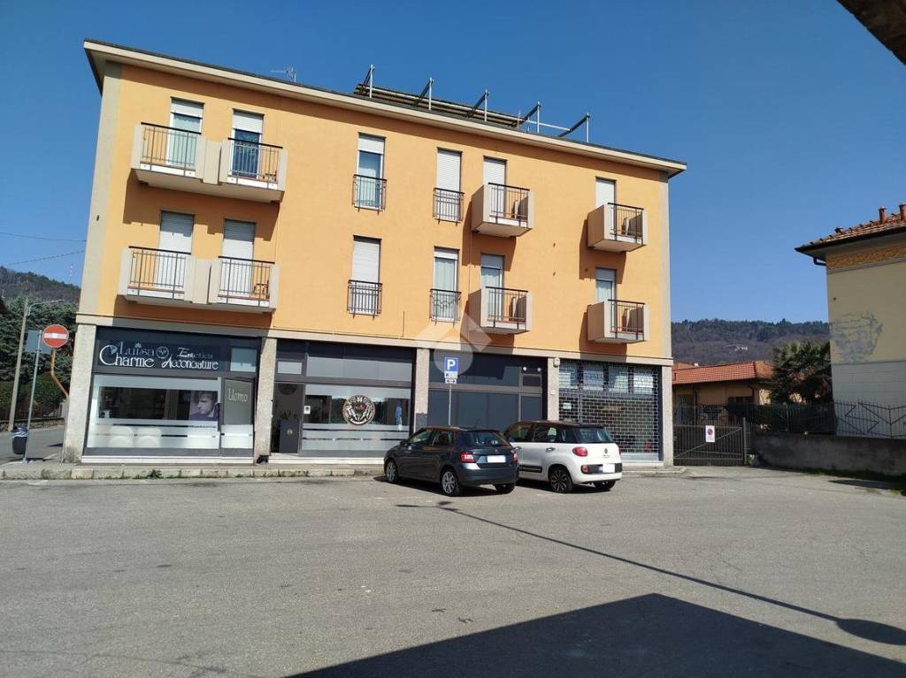 appartamento in vendita a Como in zona Albate