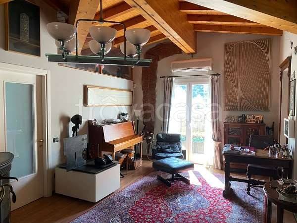 appartamento in vendita a Como in zona Viale Varese
