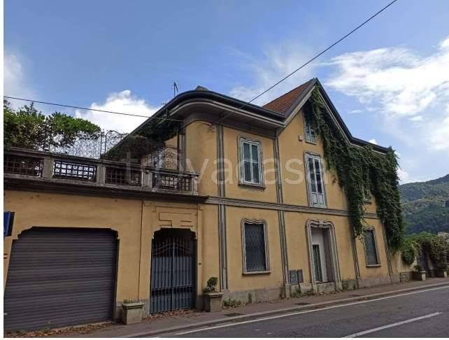 casa indipendente in vendita a Como in zona Villa Olmo