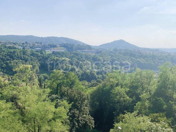 appartamento in vendita a Como in zona Camnago Volta