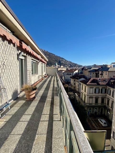 appartamento in vendita a Como in zona Piazza Volta
