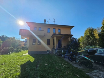casa indipendente in vendita a Como in zona Breccia