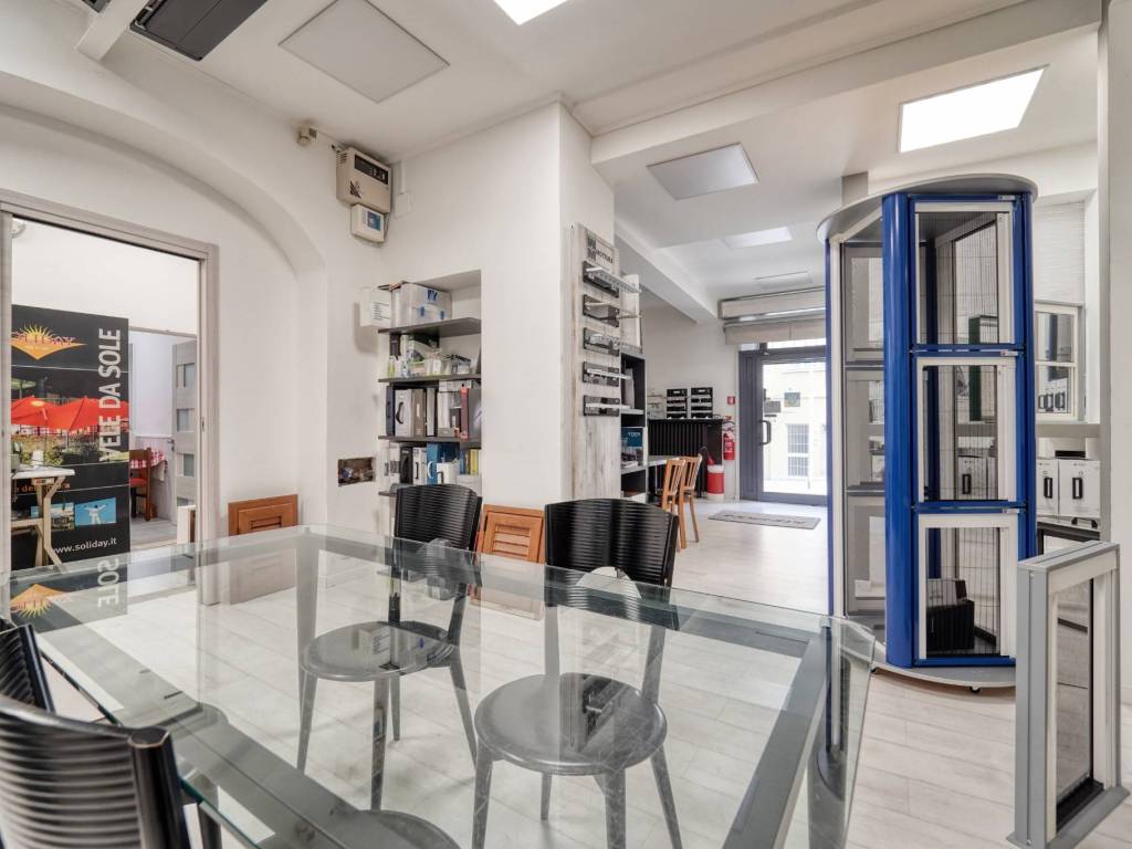 negozio in vendita a Como in zona Monte Olimpino
