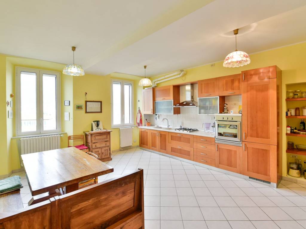 appartamento in vendita a Como in zona Borghi