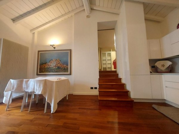 casa indipendente in vendita a Como in zona Borghi