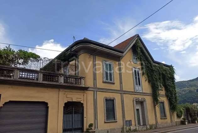 casa indipendente in vendita a Como in zona Villa Olmo