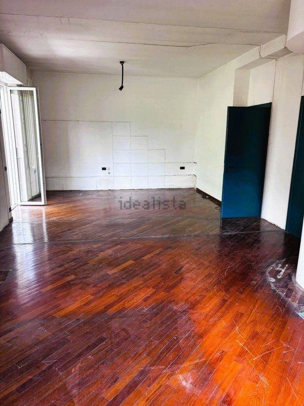 appartamento in vendita a Como in zona Salita dei Cappuccini
