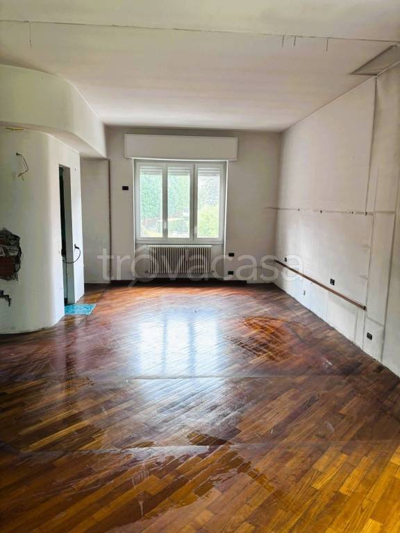 appartamento in vendita a Como in zona Salita dei Cappuccini