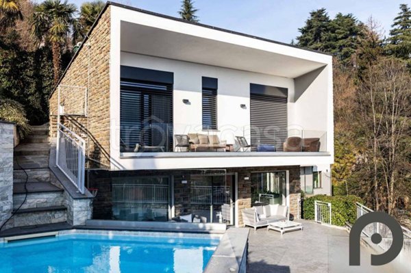 casa indipendente in vendita a Como in zona Villa Olmo