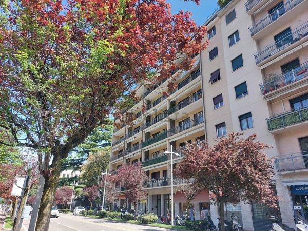negozio in vendita a Como in zona Como Centro