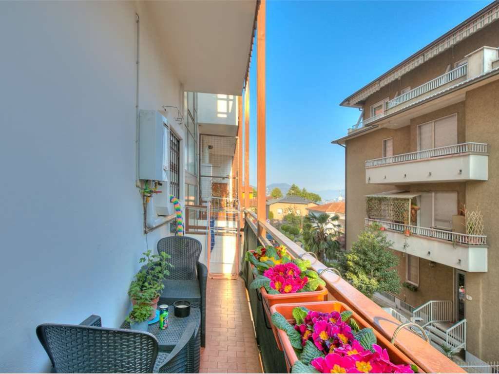 appartamento in vendita a Como in zona Lora