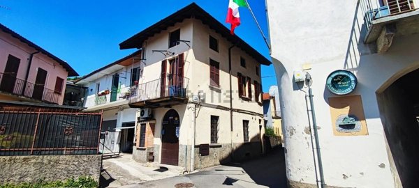 appartamento in vendita a Como in zona Albate