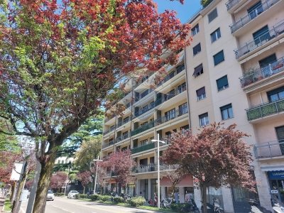 negozio in vendita a Como in zona Como Centro