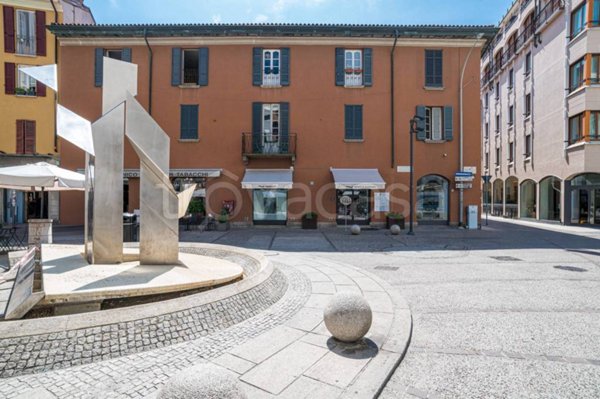 appartamento in vendita a Como in zona Piazza Volta
