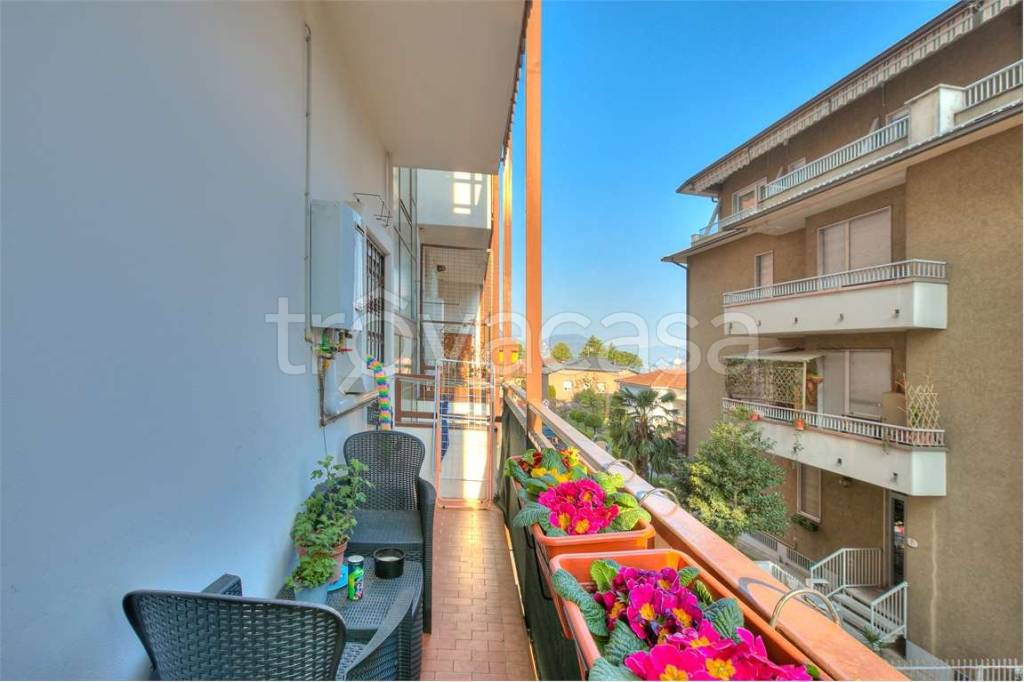 appartamento in vendita a Como in zona Lora