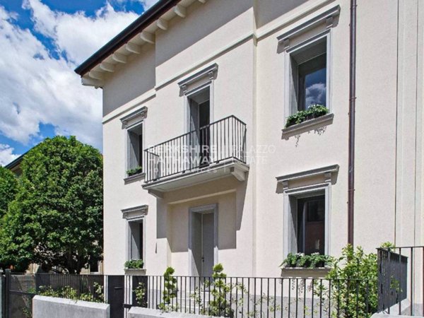 casa indipendente in vendita a Como in zona Como Centro