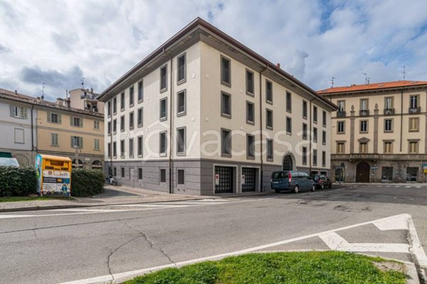 appartamento in vendita a Como in zona Como Centro