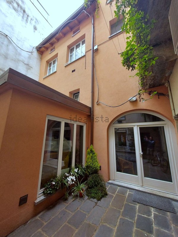 casa indipendente in vendita a Como in zona Como Centro
