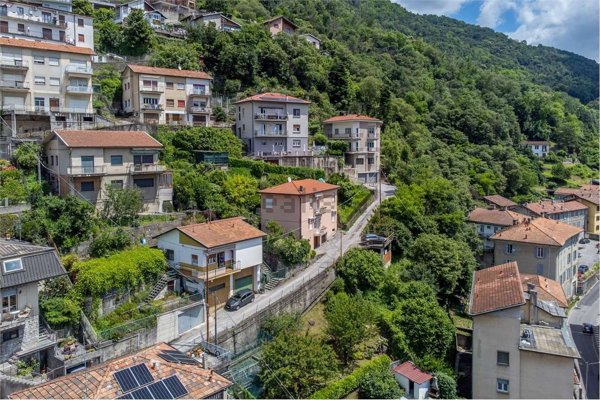 casa indipendente in vendita a Como in zona Camnago Volta