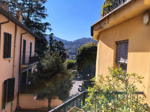 appartamento in vendita a Como in zona Villa Olmo