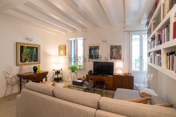 appartamento in vendita a Como in zona Como Centro