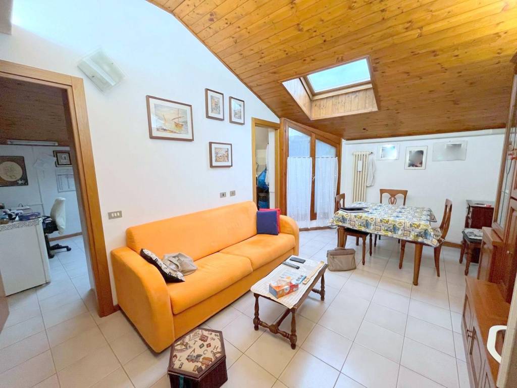 appartamento in vendita a Como in zona Camerlata