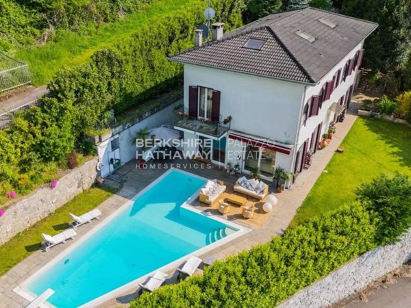casa indipendente in vendita a Como in zona Lora