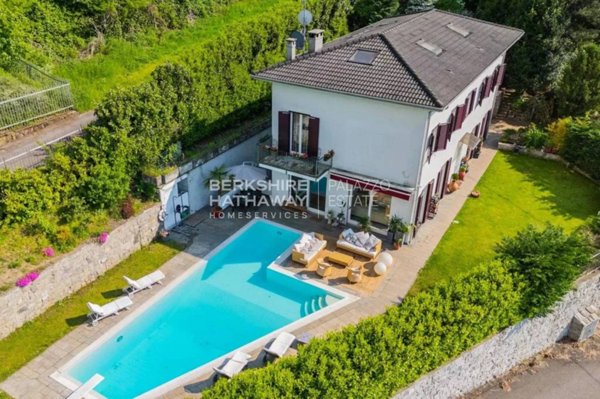 casa indipendente in vendita a Como in zona Lora