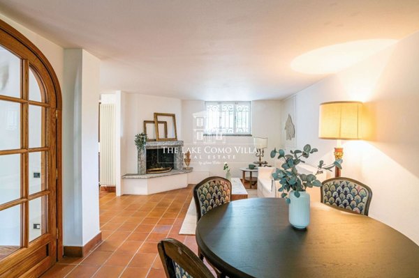 casa indipendente in vendita a Como in zona Villa Olmo