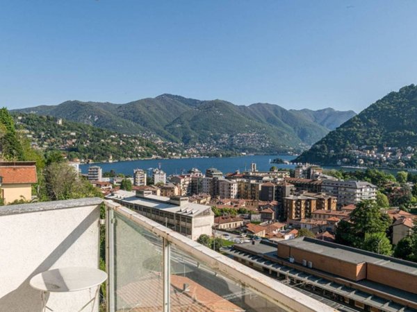 appartamento in vendita a Como in zona Borghi
