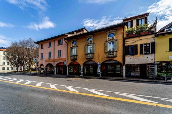 appartamento in vendita a Como in zona Como Centro