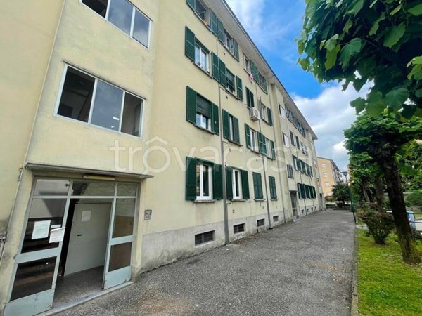 appartamento in vendita a Como in zona Caserme