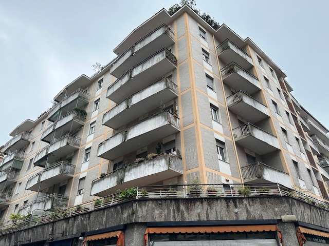 appartamento in vendita a Como in zona Borghi