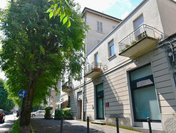 appartamento in vendita a Como in zona Lora