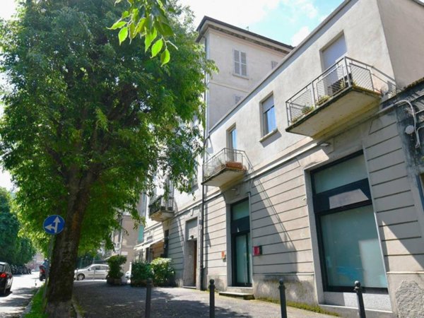 appartamento in vendita a Como in zona Lora