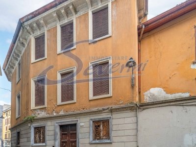 appartamento in vendita a Como in zona Como Centro