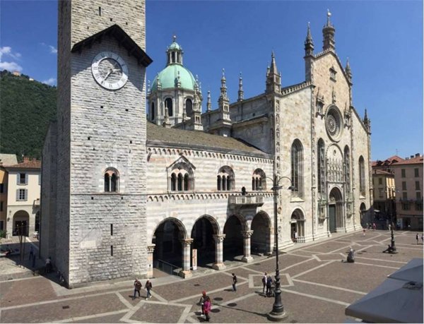 appartamento in vendita a Como in zona Como Centro