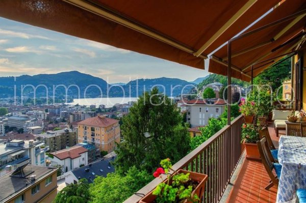 appartamento in vendita a Como in zona Valduce