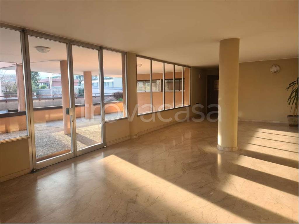 appartamento in vendita a Como in zona Borghi