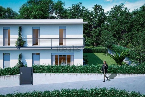 casa indipendente in vendita a Como in zona Trecallo